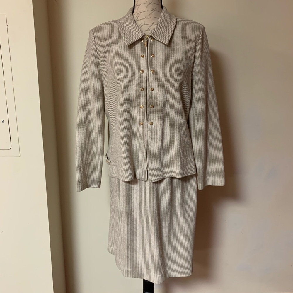 St. John’s Collection by Marie gray 2 piece
